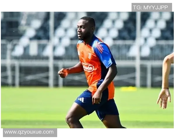 足球明星克劳德的传奇之路与背后的奋斗故事揭秘 足球明星克劳德的传奇之路与背后的奋斗故事揭秘