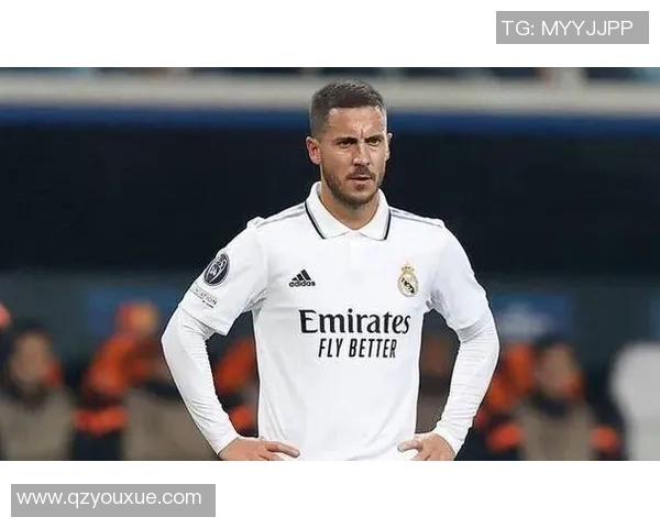 高挑身材与足球天赋并存的瘦长型男星引领运动潮流