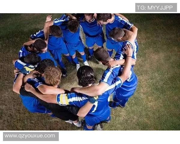 深圳足球队的团队协作揭秘:如何在绿茵场上铸造胜利之路