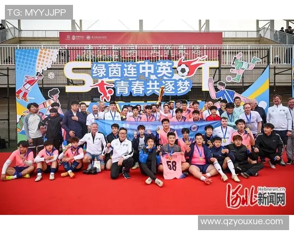 足球明星休闲时光双人合照展现友谊与激情的完美瞬间 足球明星休闲时光双人合照展现友谊与激情的完美瞬间